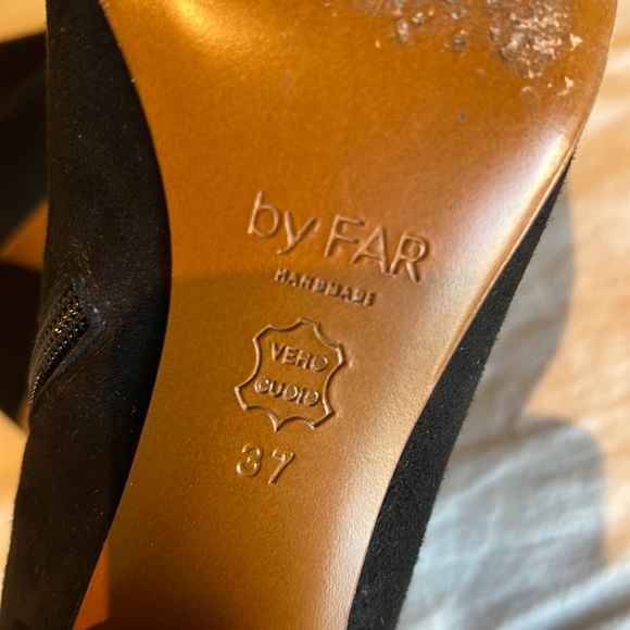 By FAR Becca boots in black suede - Picture 11 of 11